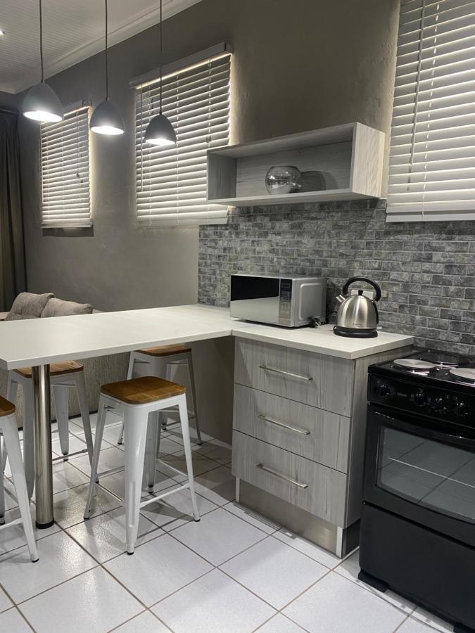 Adventure Apartment - Colchester - 5Km From Elephant Park Exterior photo