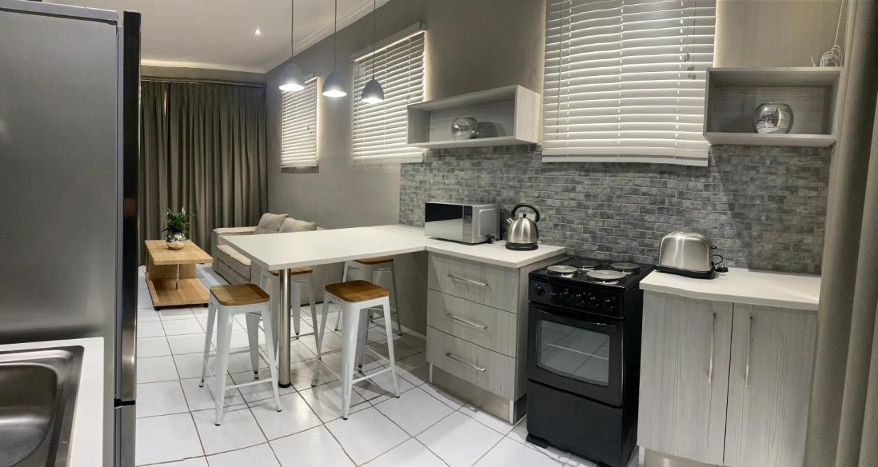 Adventure Apartment - Colchester - 5Km From Elephant Park Exterior photo